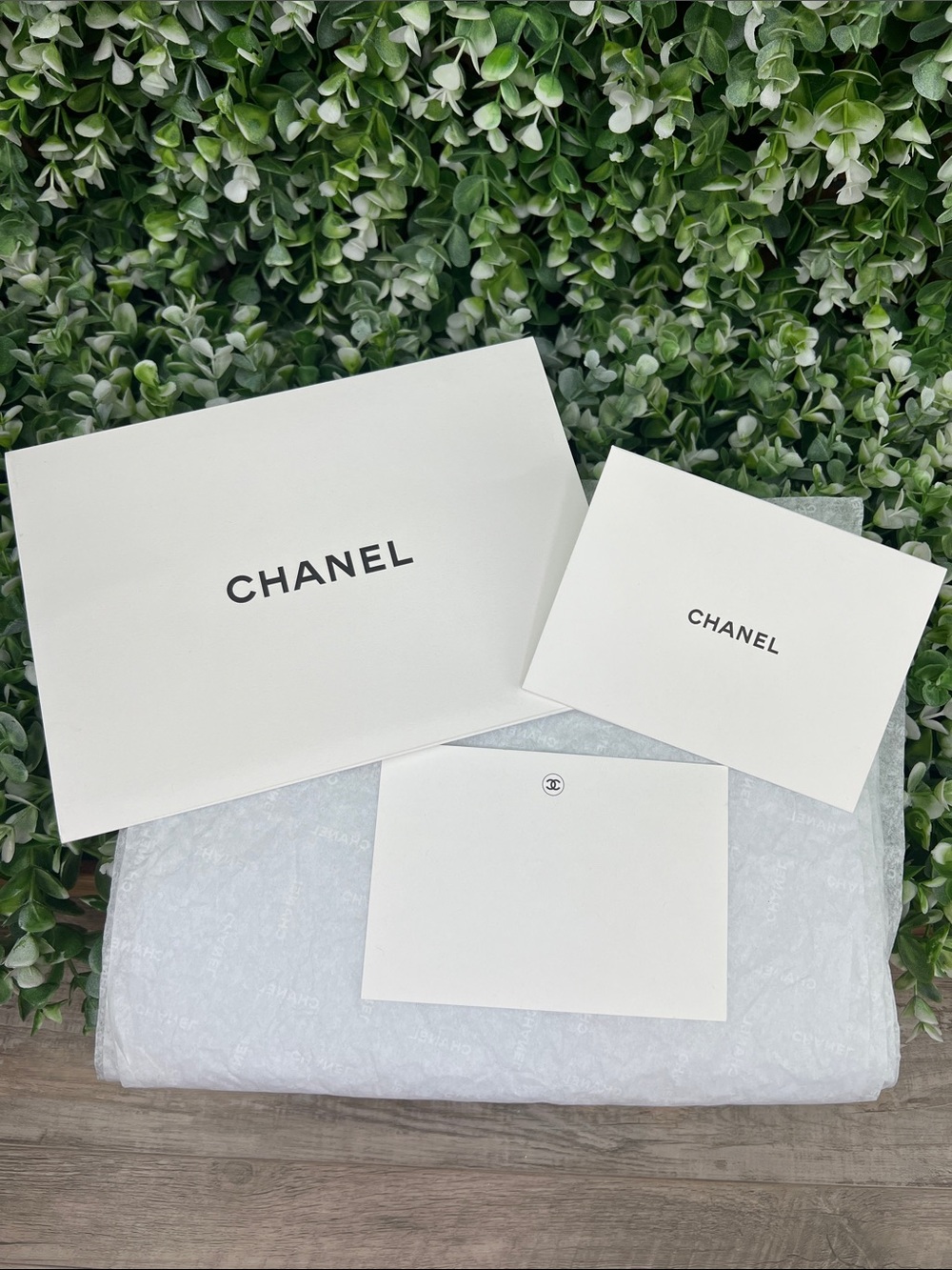 CHANEL Blank Card & Tissue Paper Gift Set
